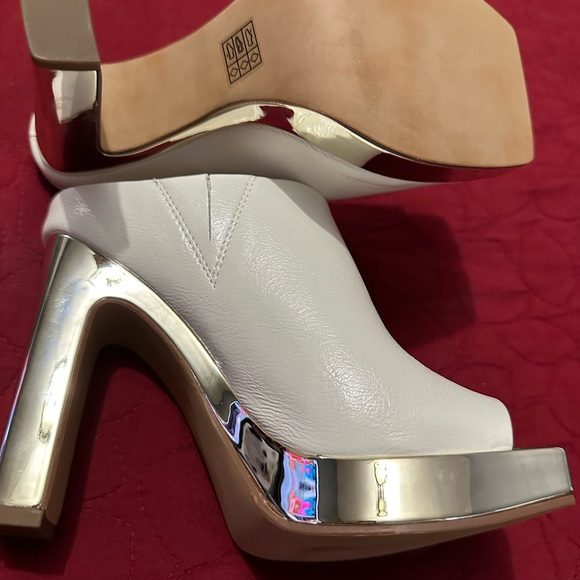 DKNY HEELED PEEP - Picture 3 of 5